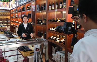 僑鄉青田年末銷售旺季 葡萄酒加工產業迎來新機遇